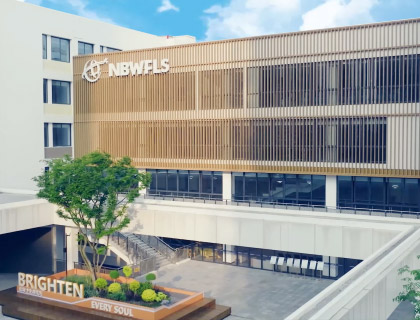 Ningbo Shanghai World Foreign Language School